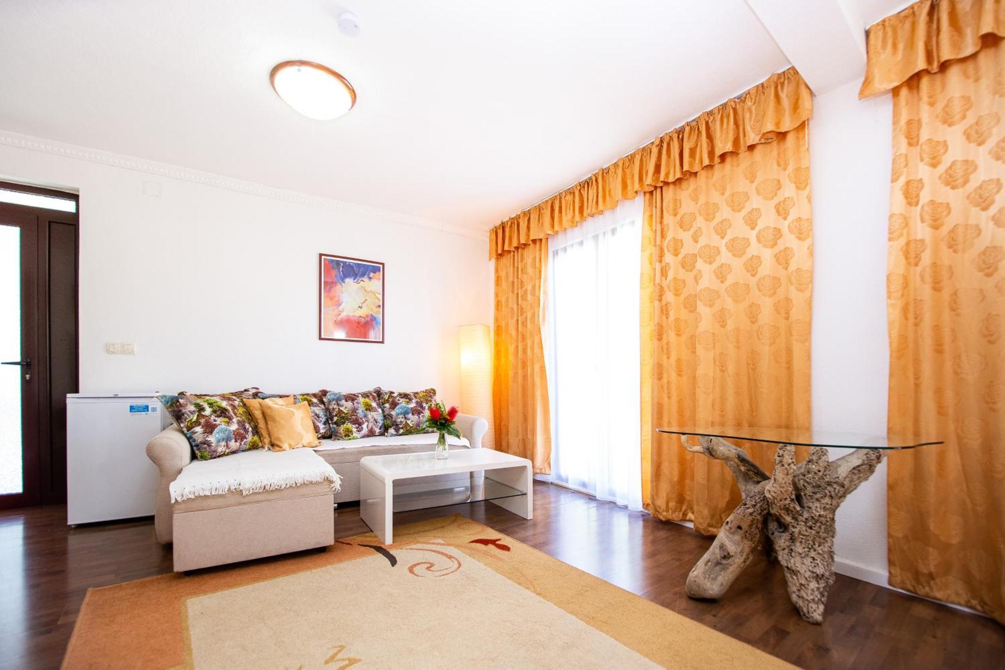 Saki Apartments Budva Eksteriør billede